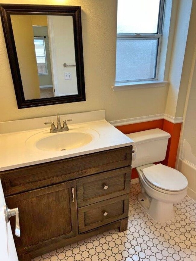 Building Photo - Modern 4 Bedroom 3 Bath Close to Marina Suisun City *Star Rentals