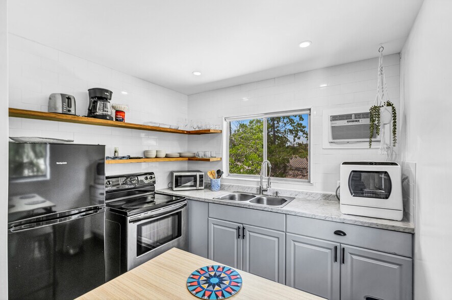 Kitchen 2 - 3509 NE 20th Ave