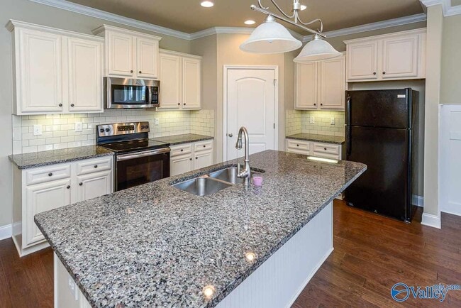 Building Photo - 3031 Greenway Cir SE