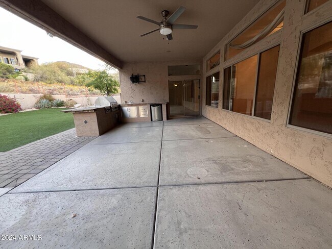 Building Photo - 11467 E Sweetwater Ave