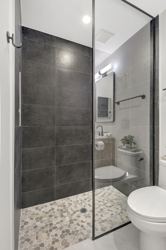 Building Photo - 2894 Florida Blvd