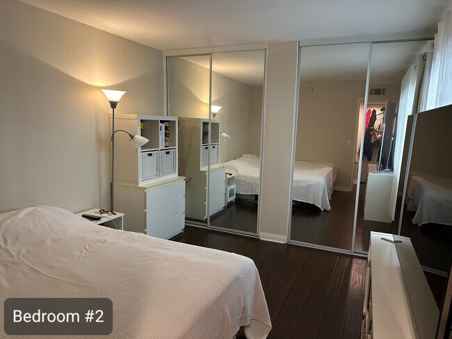 Building Photo - 5565 Canoga Ave