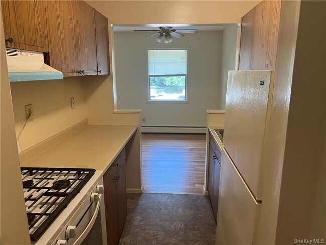 Building Photo - 65 Curie Rd