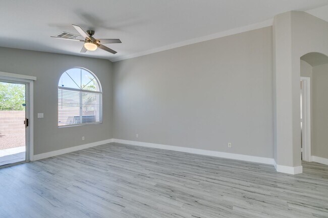 Building Photo - Completely upgraded 3 bedroom home in Macd...