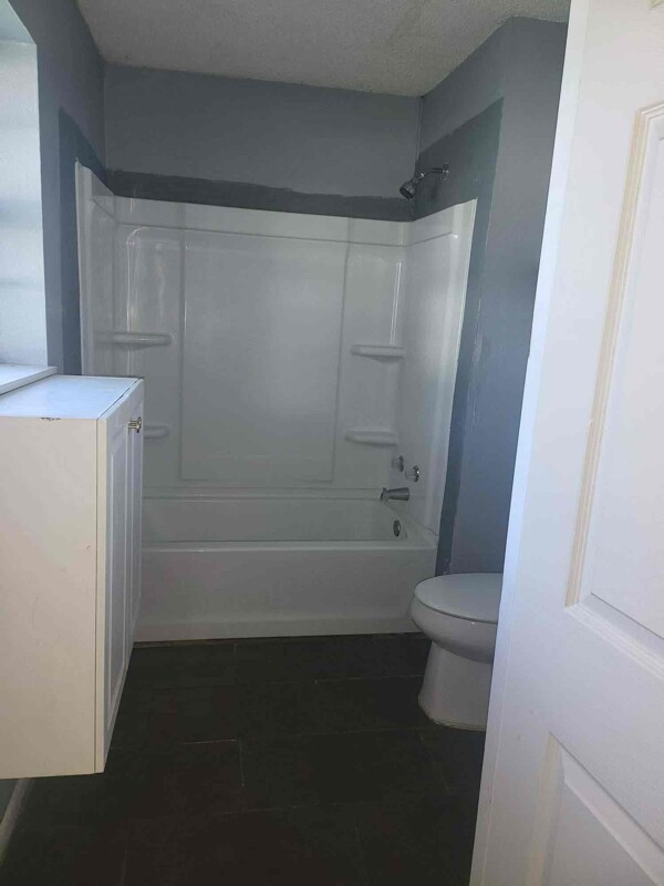 Building Photo - 305 Sierra Vista Dr