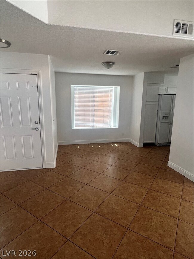 Building Photo - 1137 Pleasant Brook St