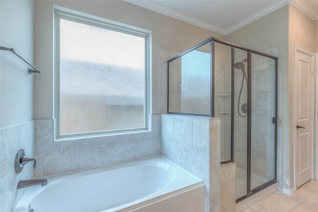 Building Photo - 2259 Golden Laurel Dr