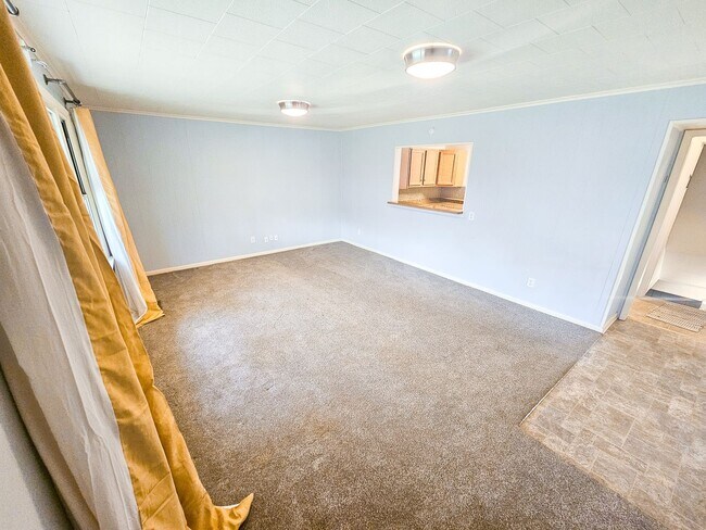 Building Photo - 5352 Crittenden Ave