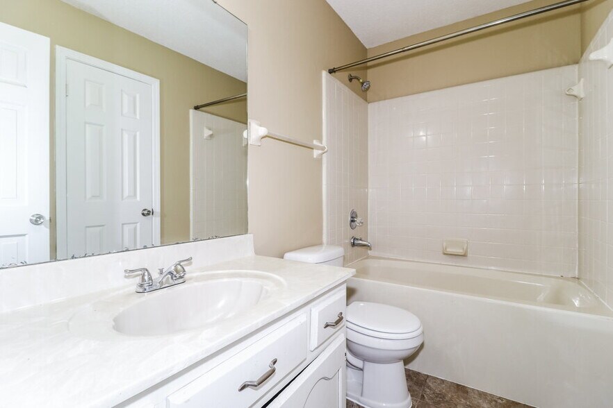 Building Photo - 2691 Country Lawn Cove