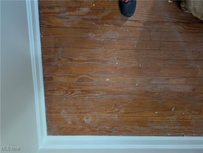 Building Photo - 703 Avondale St