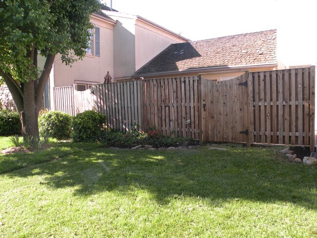 Building Photo - 1 Linden Hill Way SW