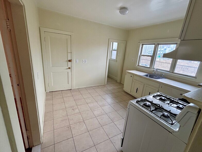 Building Photo - 18 Vermont Ave