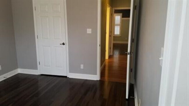 Building Photo - 2108 Cherokee Dr