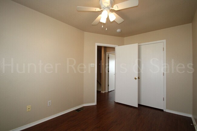 Building Photo - 3904 Gus Dr