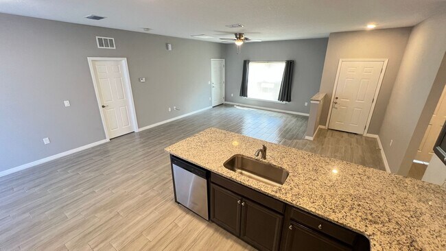 Building Photo - Gorgeous 3 Bedroom, 2 Bathroom Home in Palm Bay!!