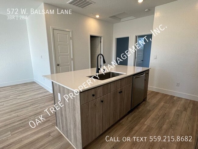 Building Photo - 572 W Balsam Ln