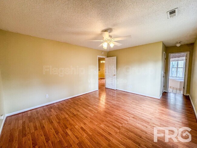 Building Photo - 3306 Mulberry Ln