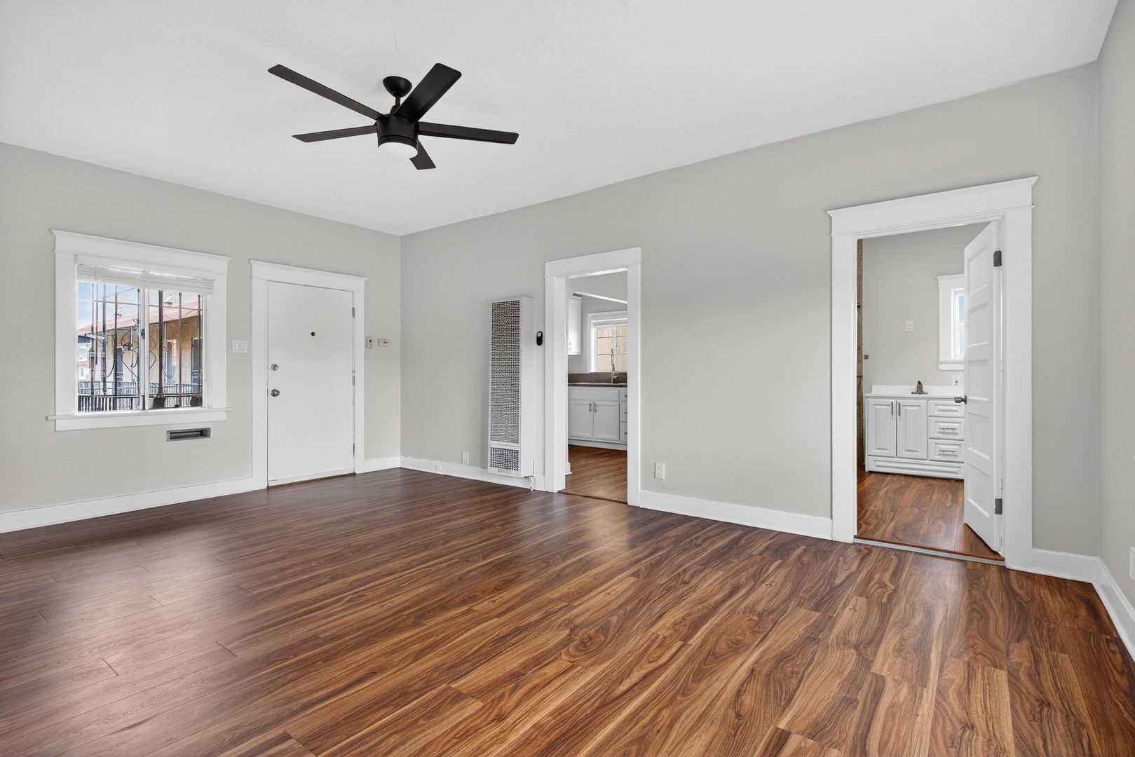 Building Photo - 905 Cherry Ave