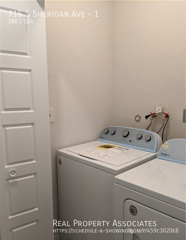 Building Photo - 715 S Sheridan Ave