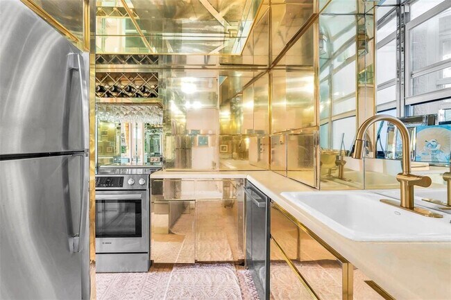 Building Photo - 7000 Beach Plaza