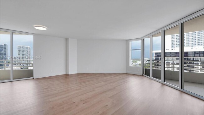 Building Photo - 555 NE 34th St