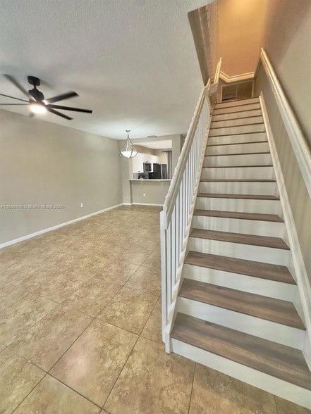 Building Photo - 661 NW 42nd Ave