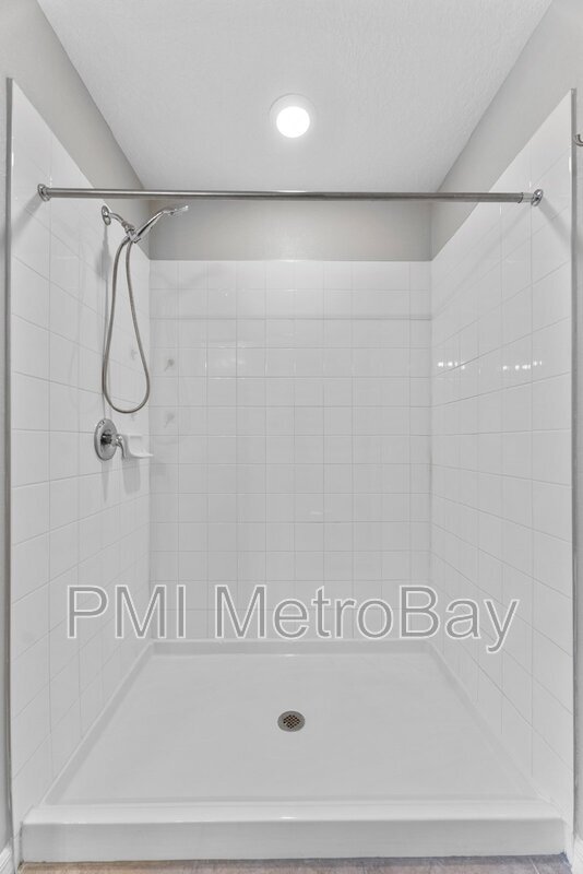 Building Photo - 9703 Sage Creek Dr