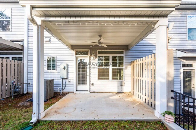 Building Photo - 16 Jaycee Ct