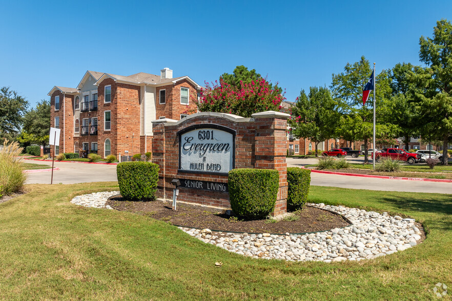 Evergreen at Hulen Bend - Senior Living-Evergreen At Hulen Bend