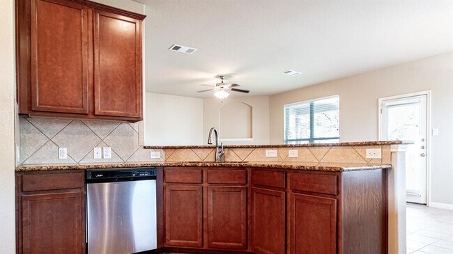 Building Photo - 2301 Giddens Dr