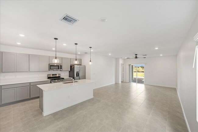 Building Photo - 11177 Fernbrook Dr