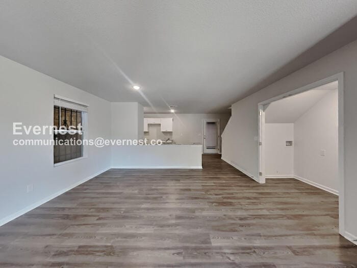 Building Photo - 4233 Park Ave