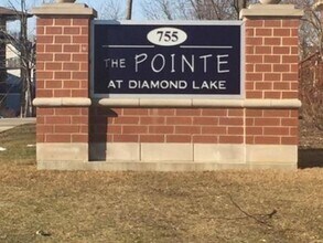 Building Photo - 755 N Diamond Lake Rd