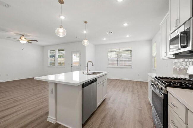 Building Photo - 5304 Jason Dr