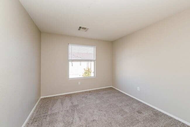 Building Photo - 8104 Finch Feather St