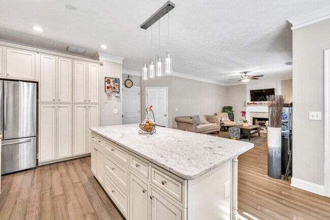 Building Photo - 1500 Highland Farm Dr