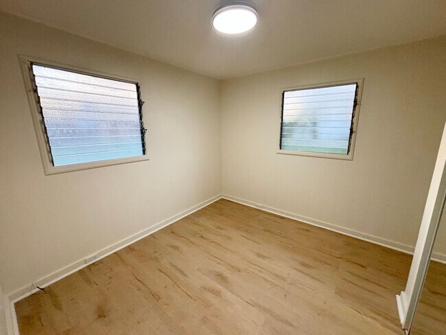 Building Photo - Newly Updated Gorgeous 3 Bed, 1.5 Bath Single Family House in Pearl City Available Now!