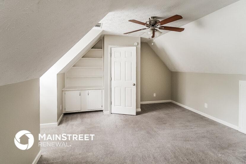 Building Photo - 329 Lakeshore Dr