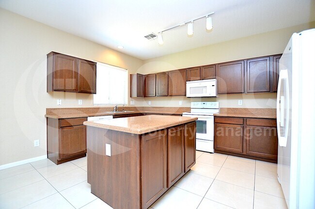 Building Photo - 3028 E Patrick St