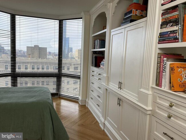 Building Photo - 2018 Walnut St