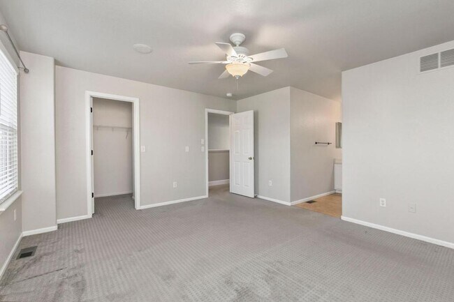 Building Photo - 1878 Twin Lakes Cir