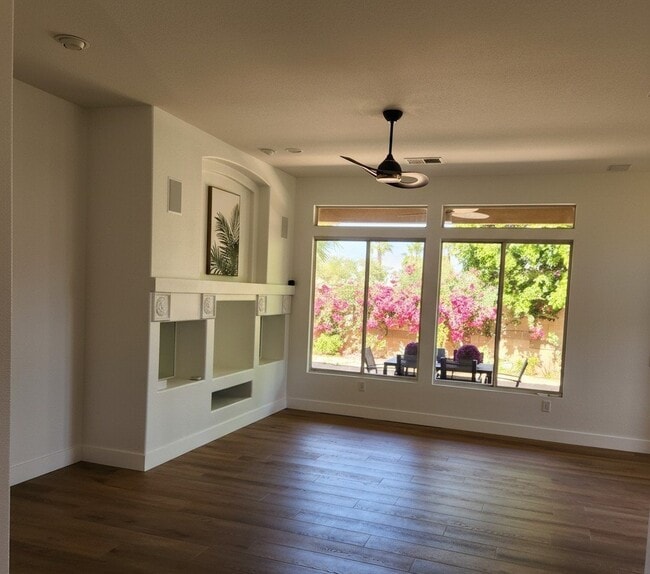 Building Photo - 44010 Royal Troon Dr