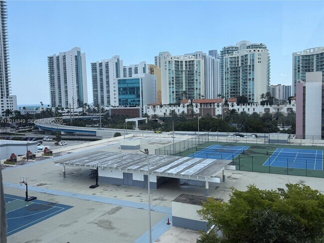 Building Photo - 17011 N Bay Rd