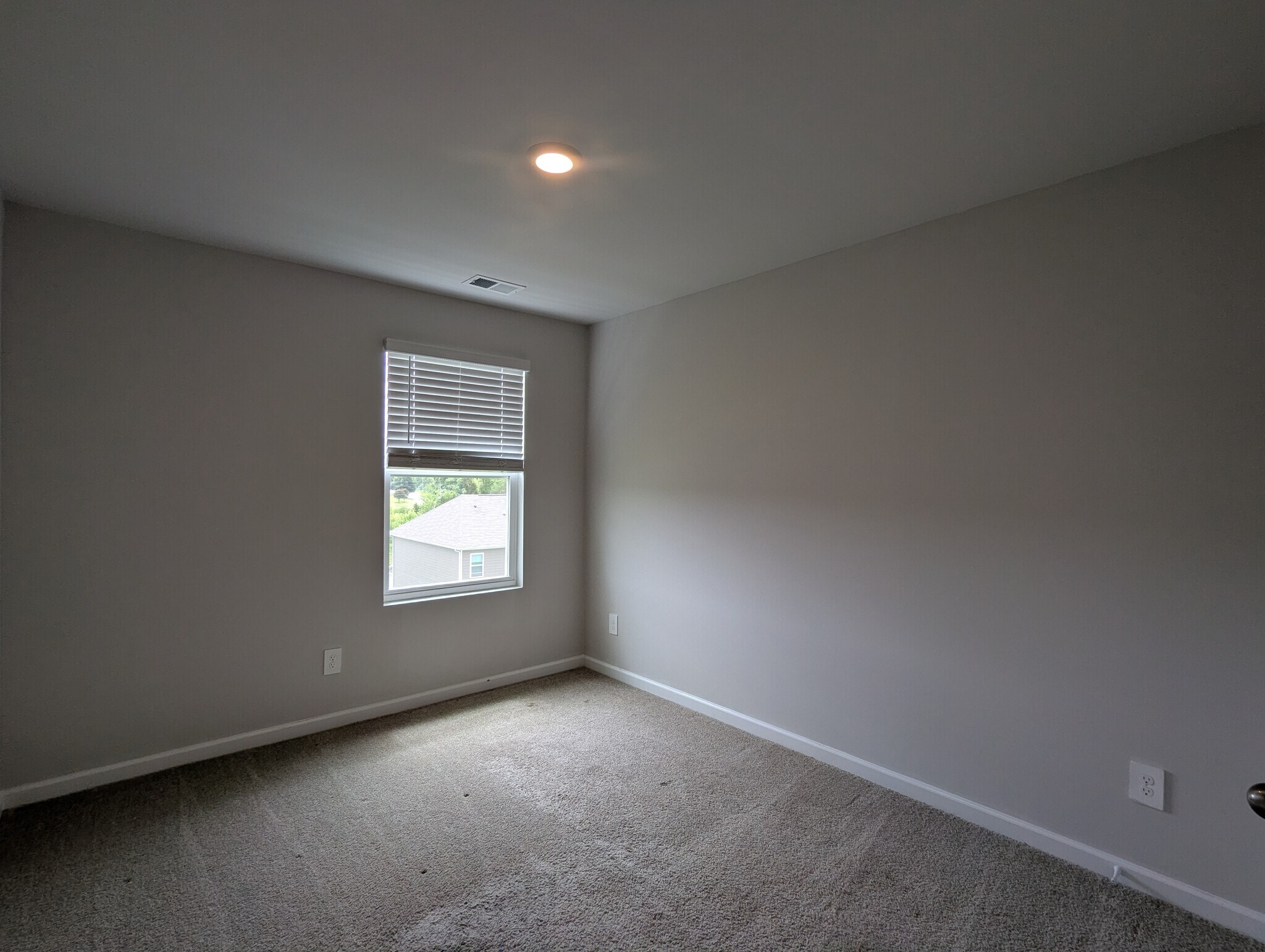 Building Photo - 645 Longtail Ln