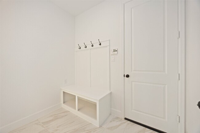 Building Photo - 2215 Falling Fig Ln