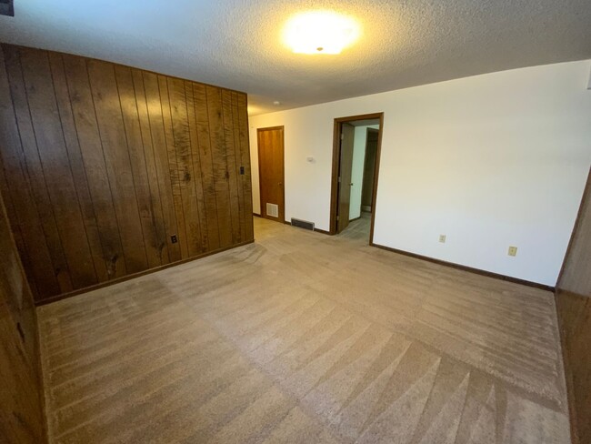 Building Photo - 1801-1803-1803 Garden Dr
