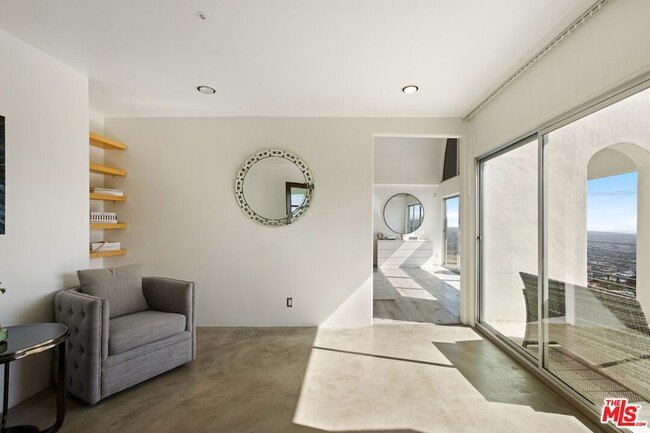 Building Photo - 8435 Franklin Ave