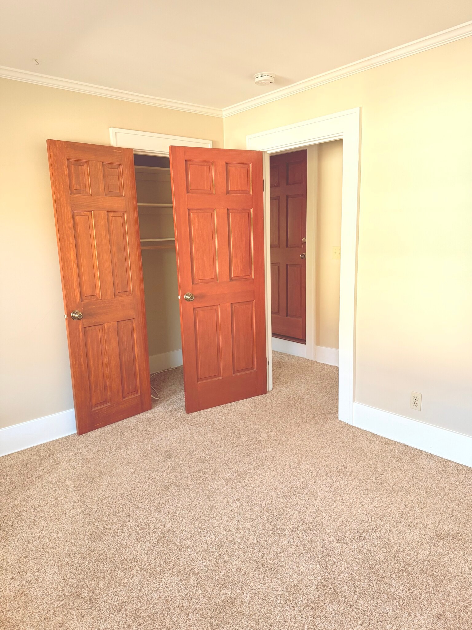 Building Photo - 91 Lacy St