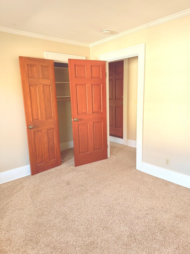 Building Photo - 91 Lacy St