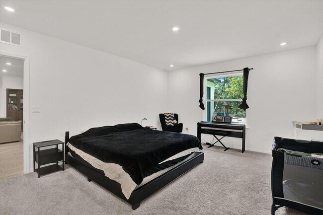 Building Photo - 18187 Macassar Rd